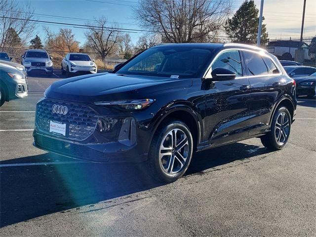 2025 Audi Q5 Premium's photo