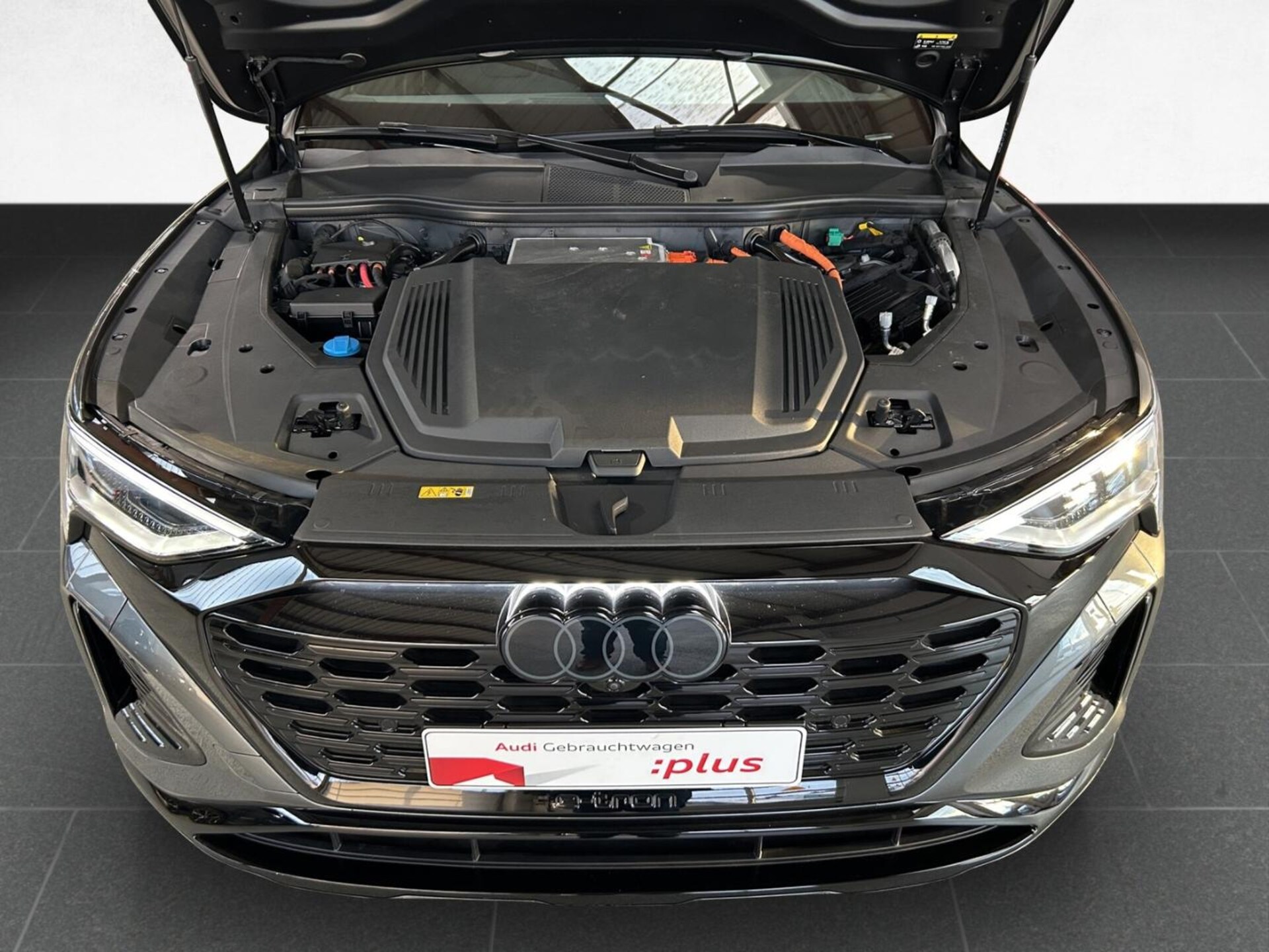Audi Q8 Sportback e-tron S line