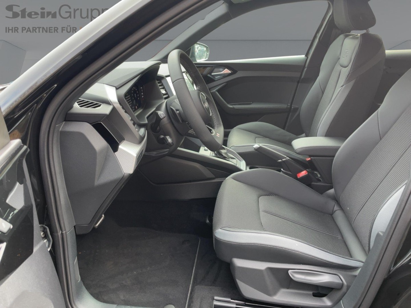 Bild über Audi A1 Sportback S line 35 TFSI S tronic - für weitere Informationen kontaktieren Sie den Audi Partner