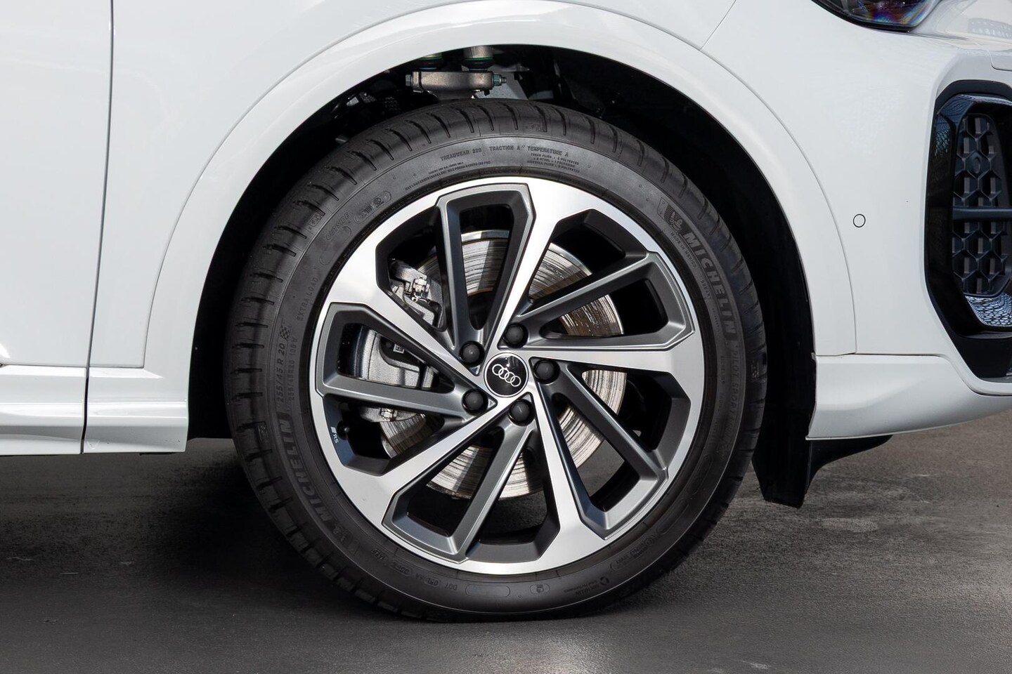 Image about Audi Q5 SUV TDI quattro 150 kW sport