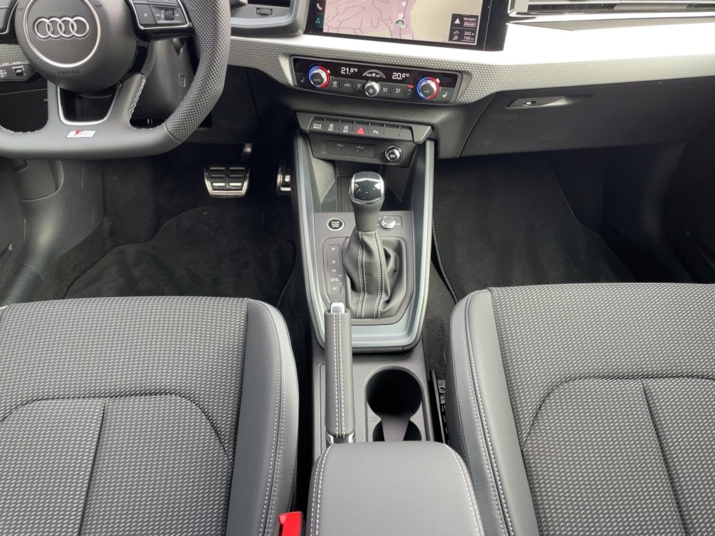 Bild über Audi A1 Sportback S line 35 TFSI S tronic - für weitere Informationen kontaktieren Sie den Audi Partner