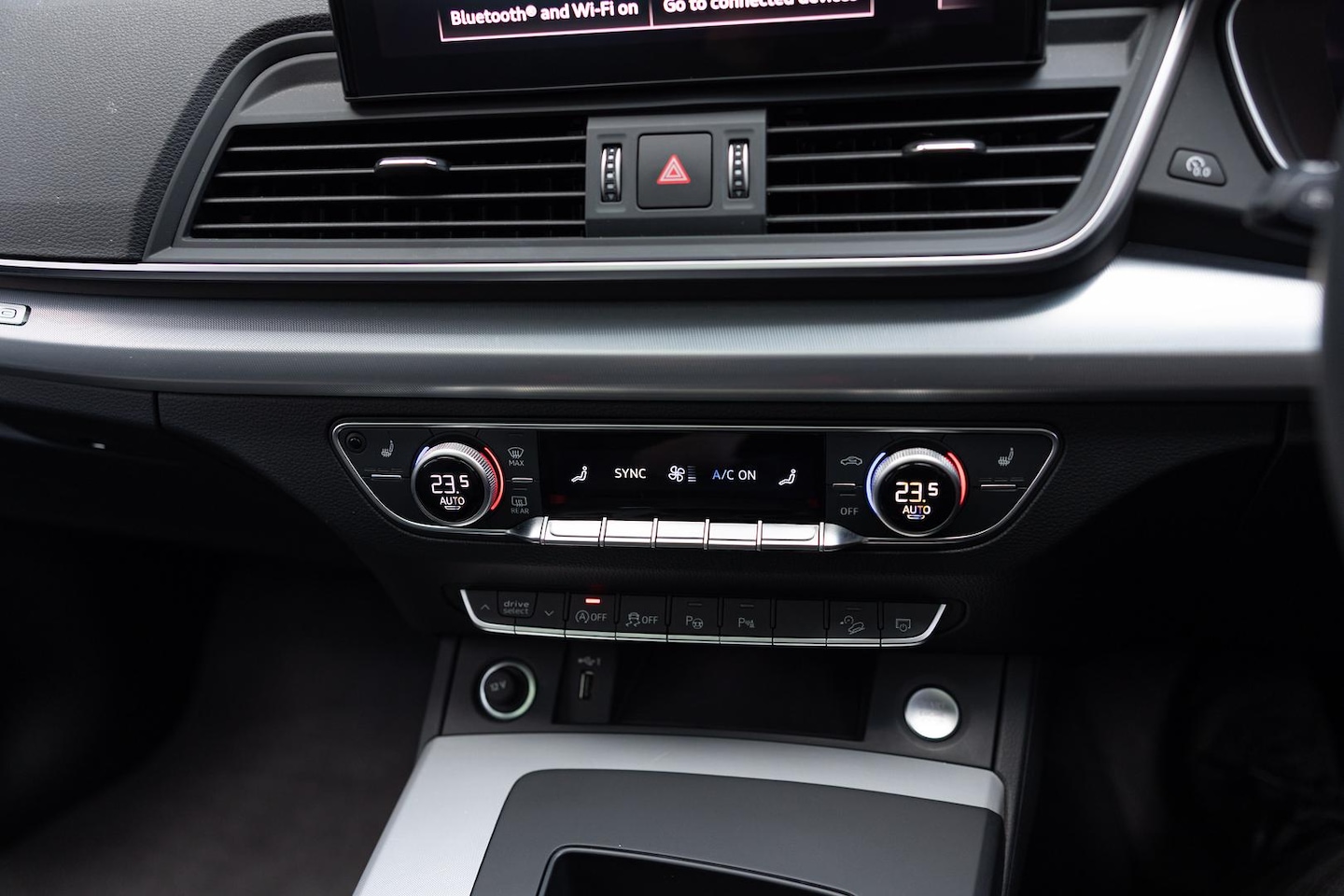 Image about Audi Q5 Sport 40 TDI quattro S tronic