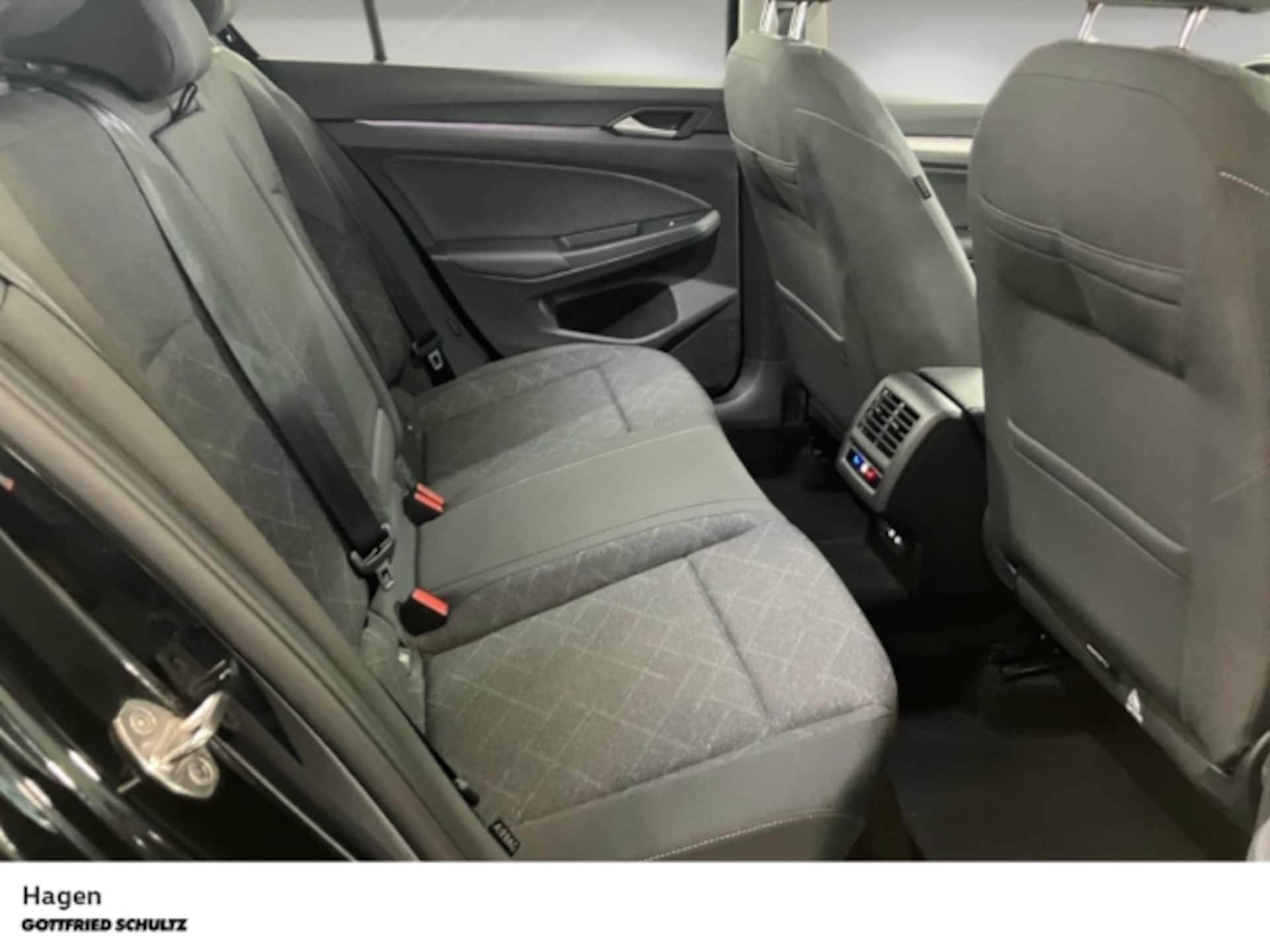 Volkswagen Golf Life