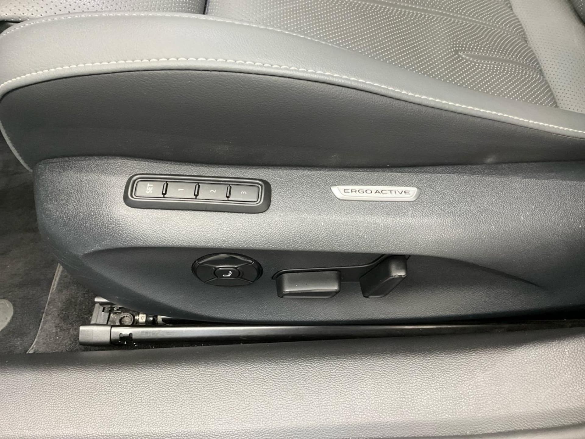 Volkswagen Passat Elegance