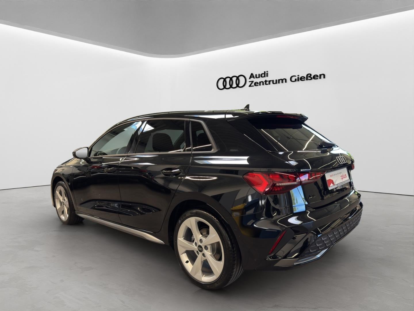 Bild über Audi A3 Sportback TFSI quattro S tronic - für weitere Informationen kontaktieren Sie den Audi Partner