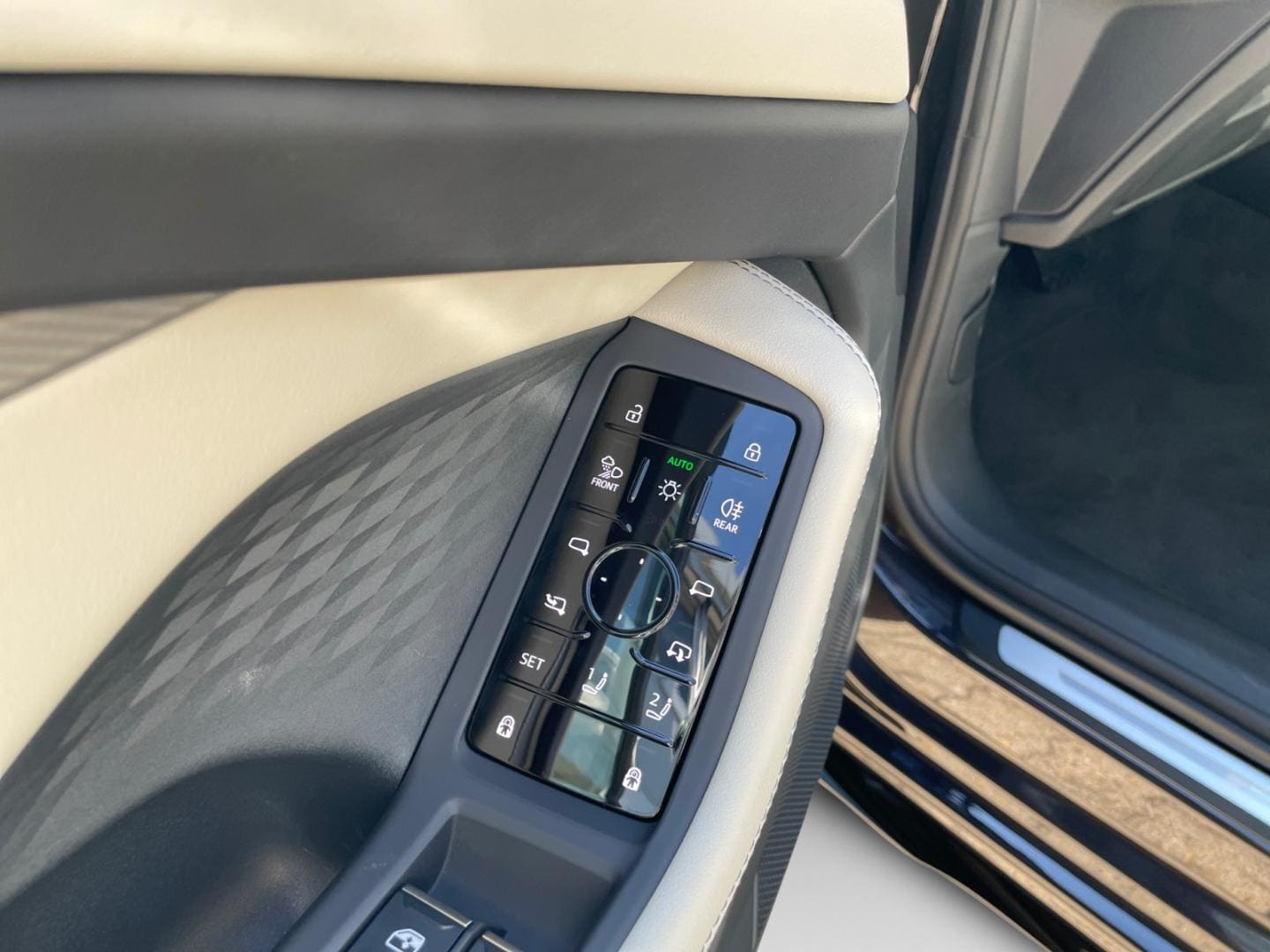 Bild über Audi A6 Avant edition one TDI quattro 150 kW S tronic - für weitere Informationen kontaktieren Sie den Audi Partner