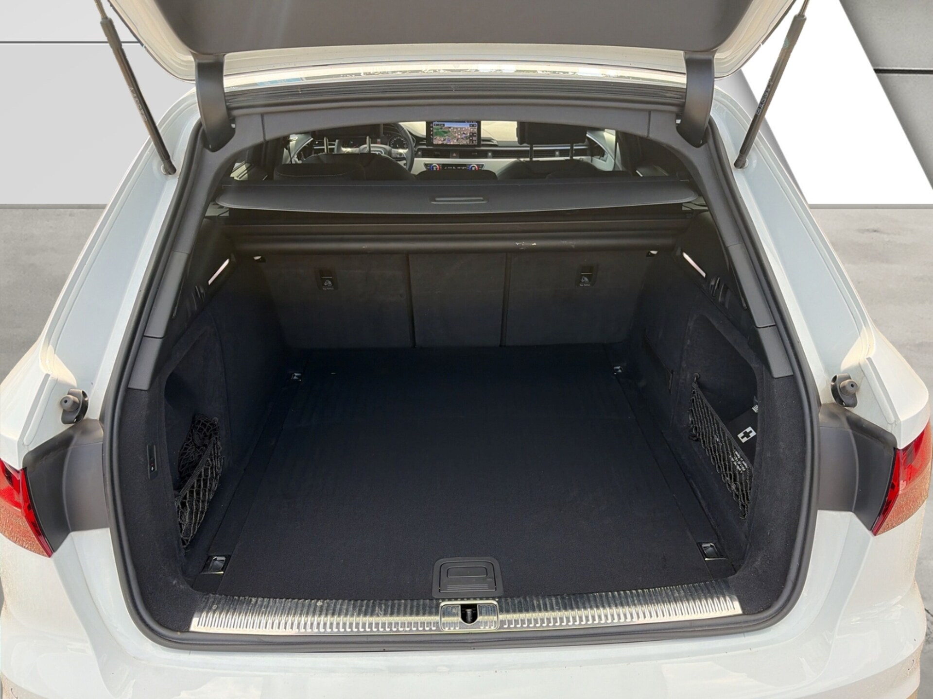 Audi A4 Avant S line