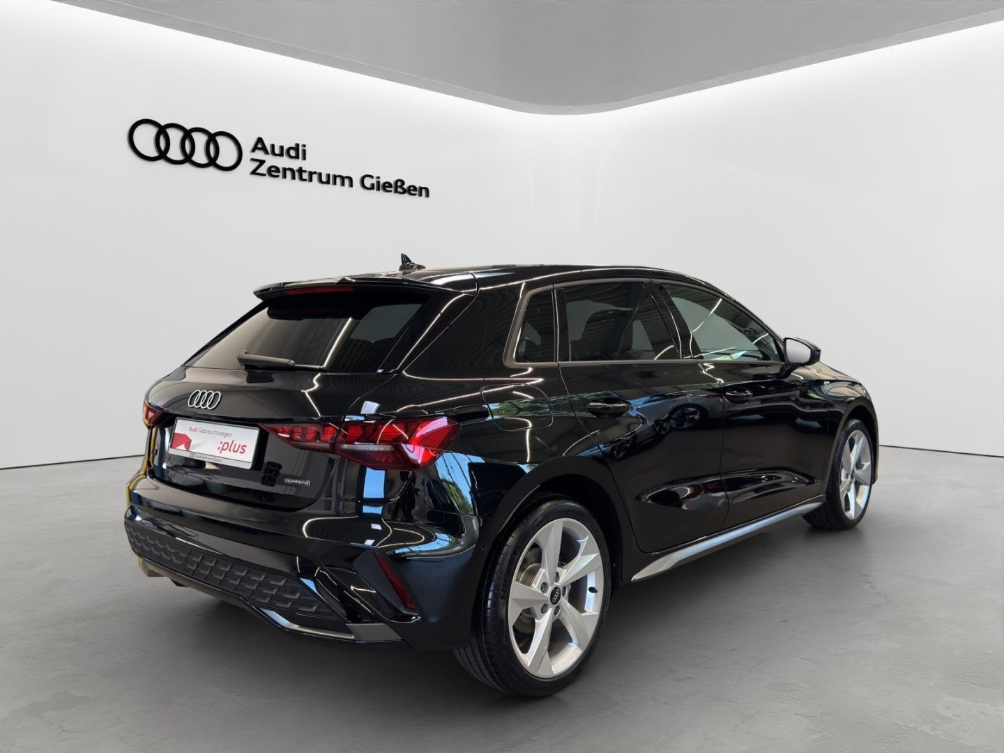 Bild über Audi A3 Sportback TFSI quattro S tronic - für weitere Informationen kontaktieren Sie den Audi Partner