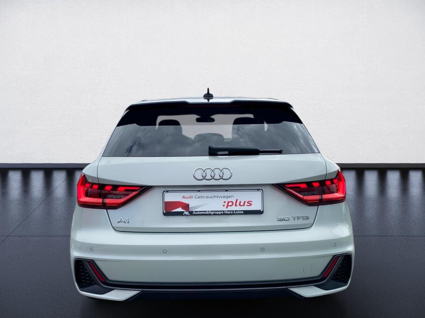 Bild über Audi A1 Sportback S line 30 TFSI S tronic - für weitere Informationen kontaktieren Sie den Audi Partner