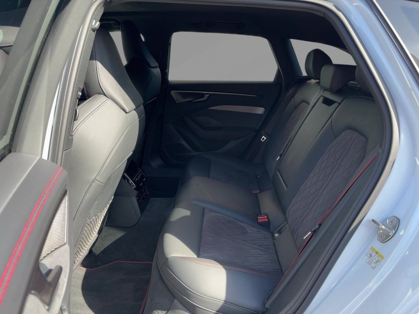 Bild über Audi A6 Avant edition one TDI quattro 150 kW S tronic - für weitere Informationen kontaktieren Sie den Audi Partner