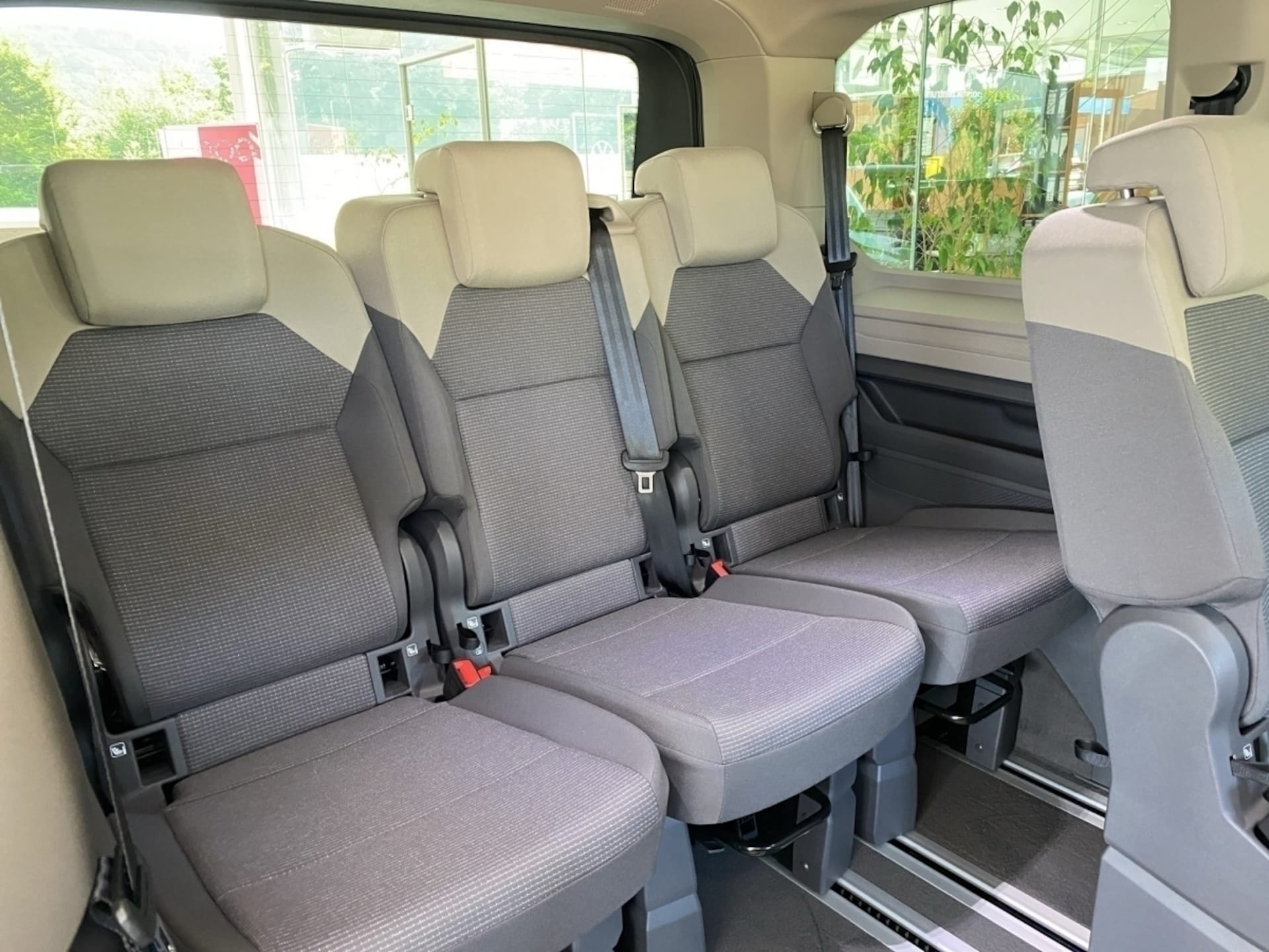 Volkswagen Multivan Basis-Modell