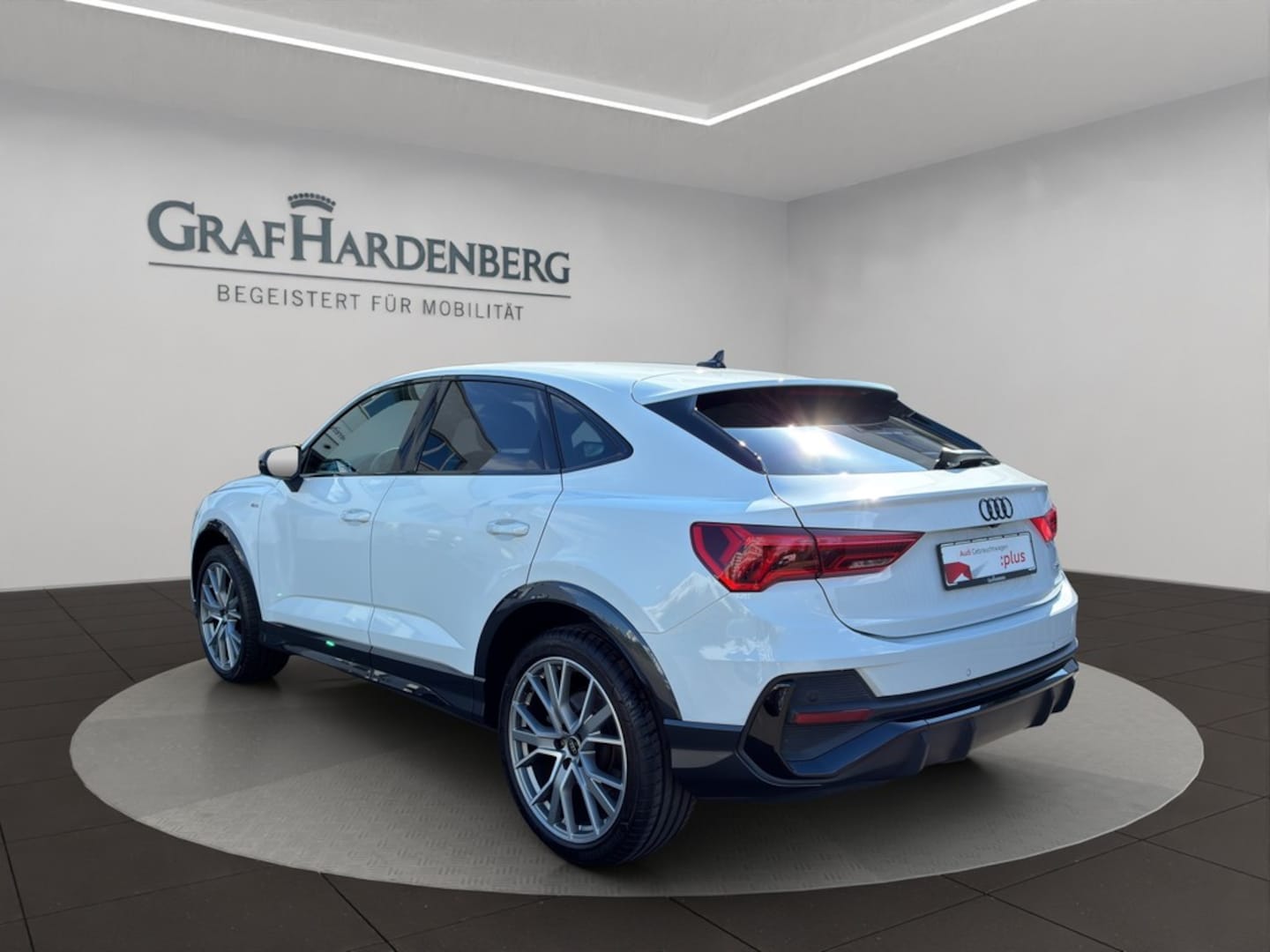 Bild über Audi Q3 Sportback S line 40 TDI quattro S tronic - für weitere Informationen kontaktieren Sie den Audi Partner