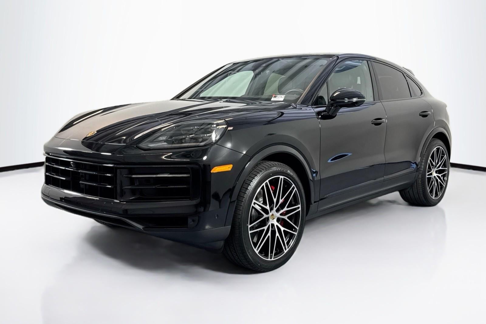 2024 Porsche Cayenne S's photo