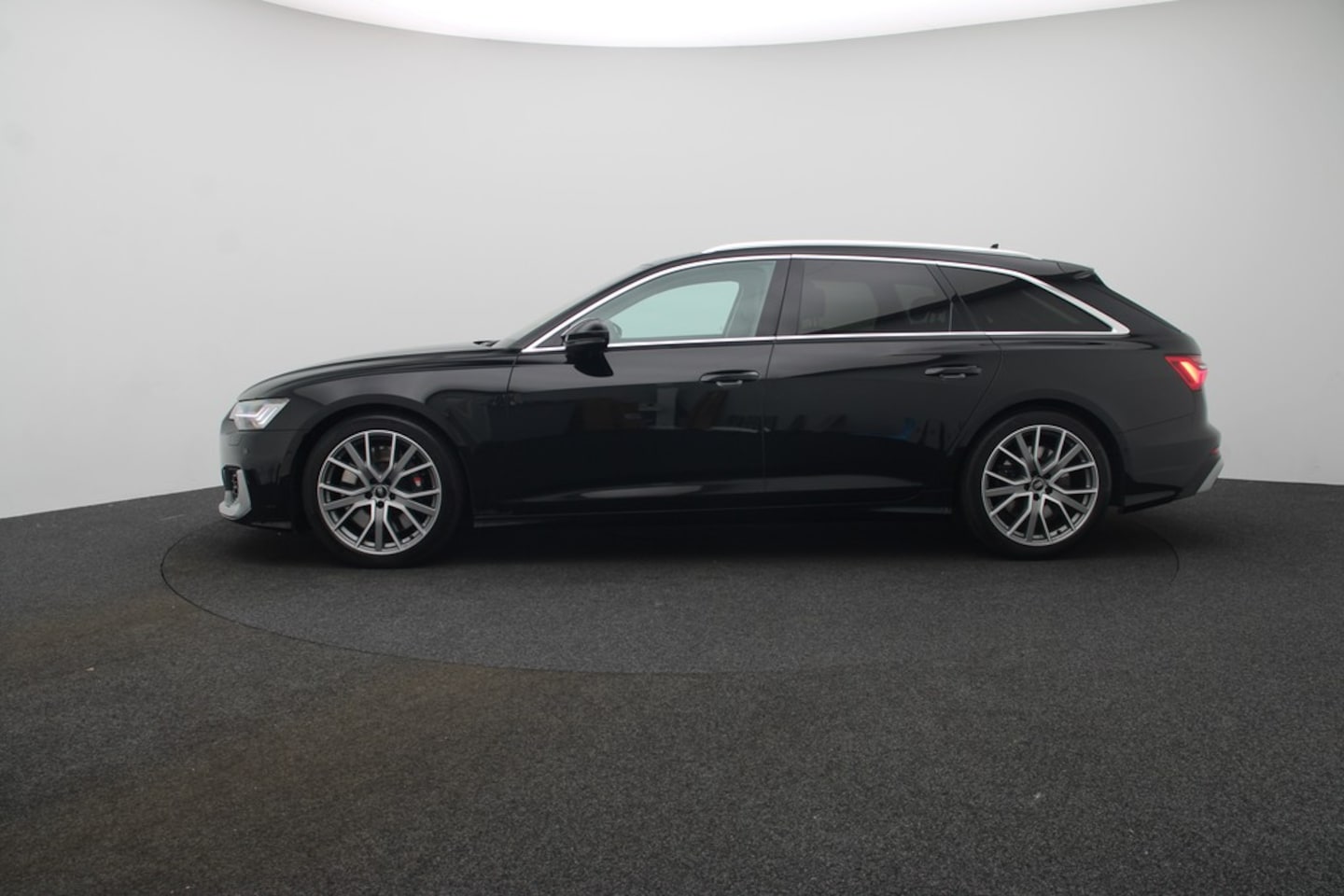 Bild über Audi S6 Avant TDI quattro tiptronic - für weitere Informationen kontaktieren Sie den Audi Partner
