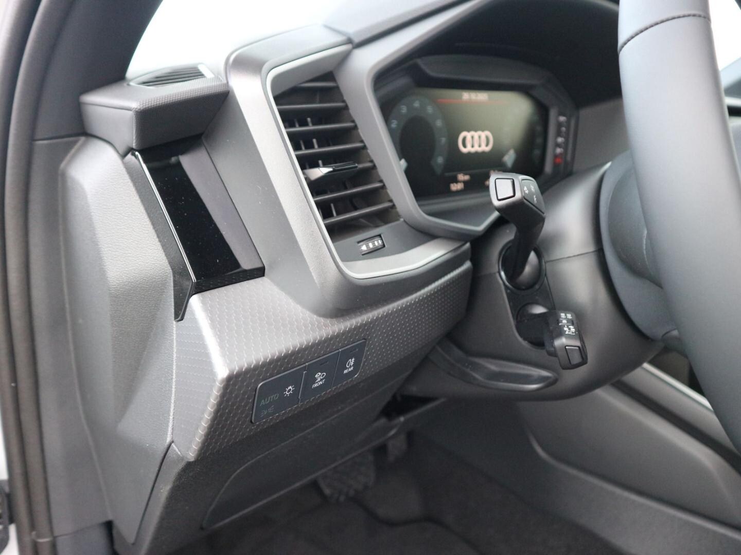 Bild über Audi A1 Sportback S line 30 TFSI S tronic - für weitere Informationen kontaktieren Sie den Audi Partner