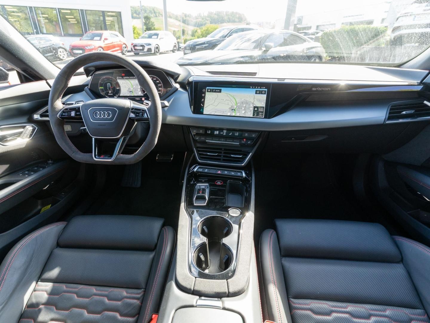 Bild über Audi RS e-tron GT e-tron quattro - für weitere Informationen kontaktieren Sie den Audi Partner