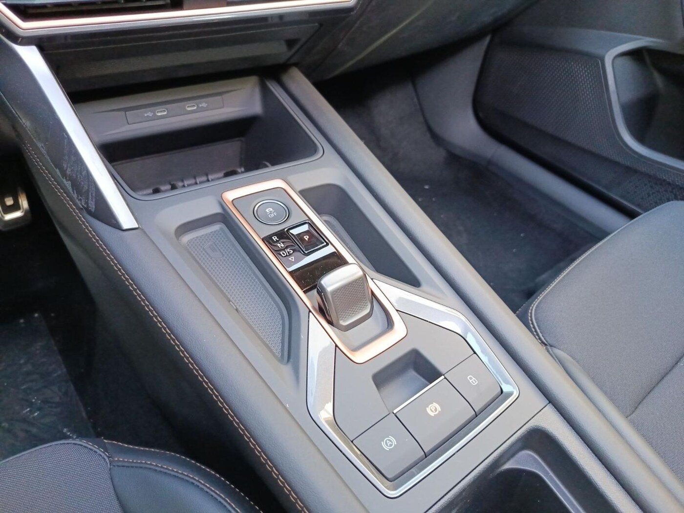 CUPRA Leon León 1.5 TSI e-Hybrid DSG 150 kW (204 CV) — photo 13