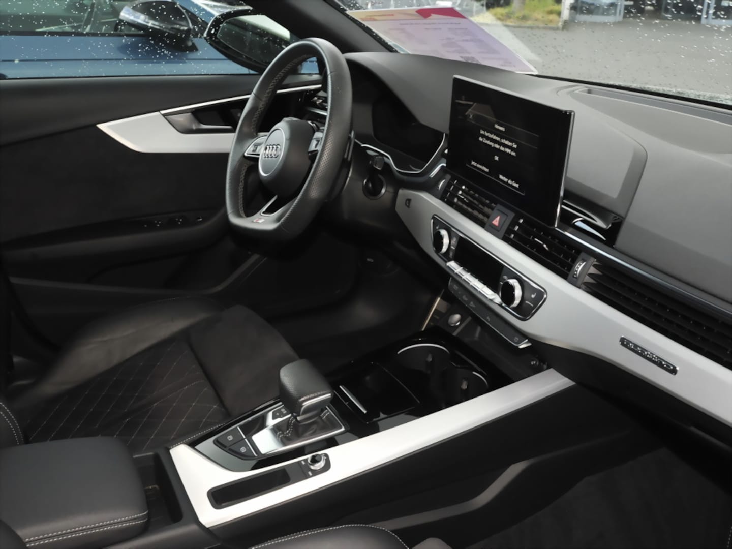Bild über Audi A4 Avant S line 40 TFSI quattro S tronic - für weitere Informationen kontaktieren Sie den Audi Partner