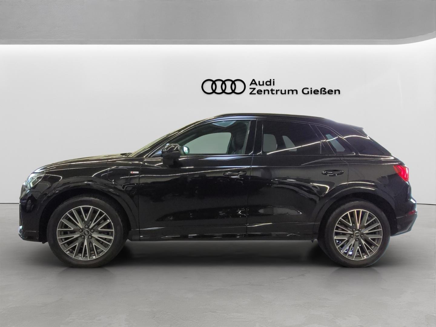 Bild über Audi Q3 TFSI e S line 45 TFSI e S tronic - für weitere Informationen kontaktieren Sie den Audi Partner