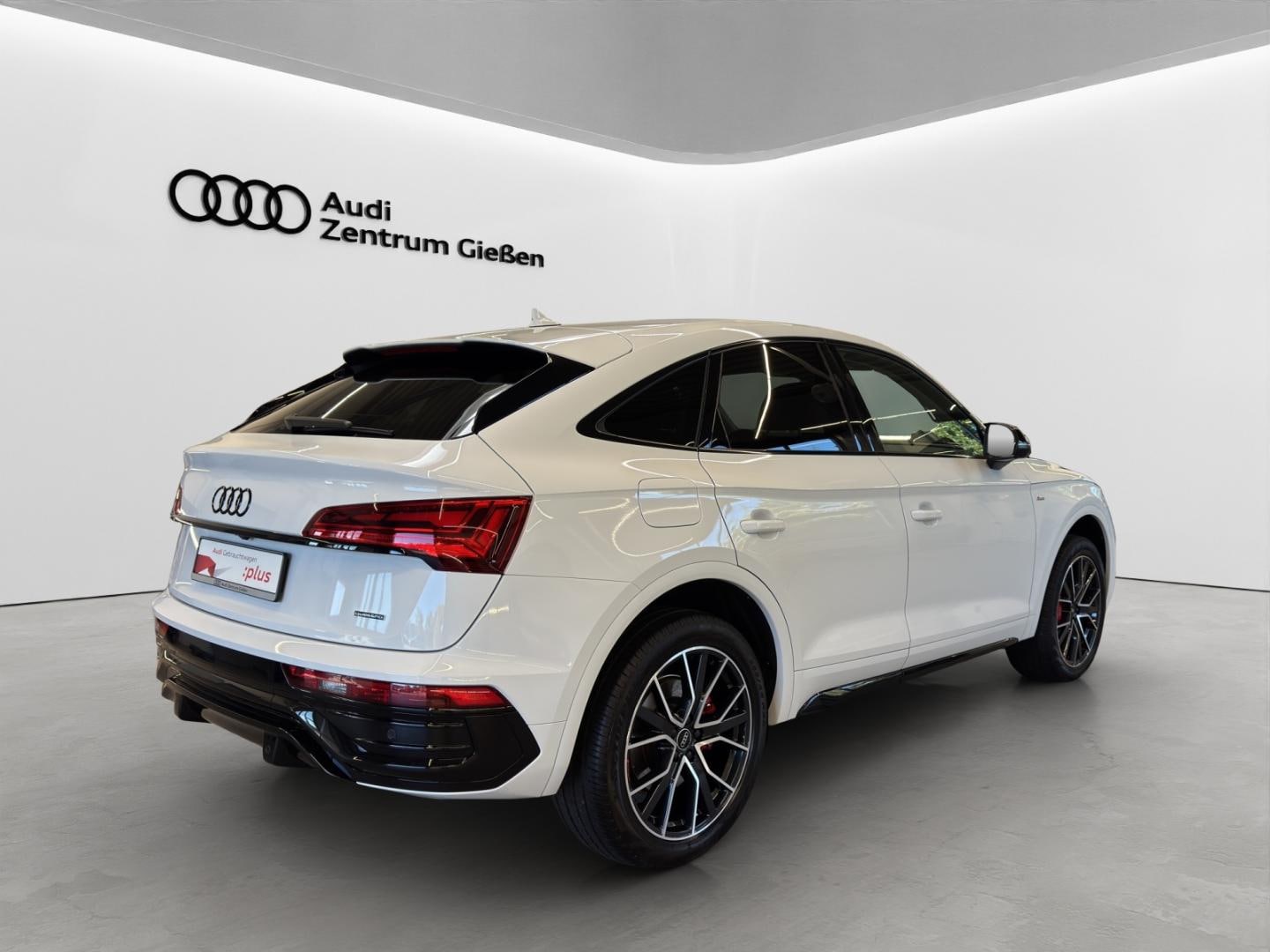 Bild über Audi Q5 Sportback TFSI e S line business 50 TFSI e quattro S tronic - für weitere Informationen kontaktieren Sie den Audi Partner