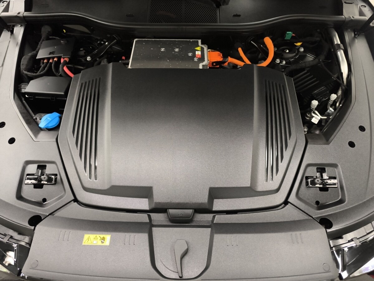 Image about Audi Q8 e-tron S line 50 e-tron quattro