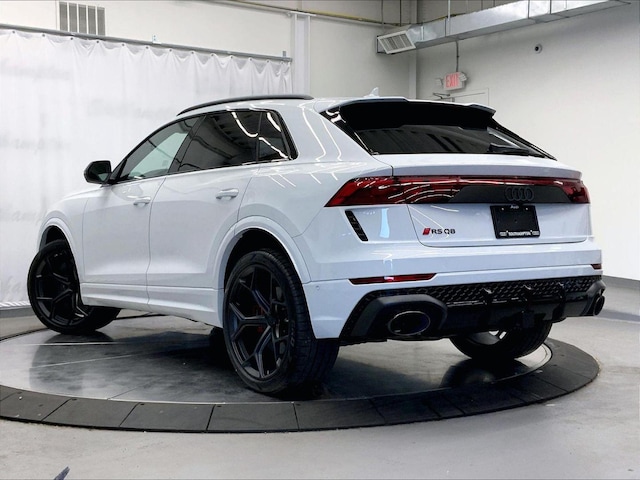 2026 Audi RS Q8 SUV performance