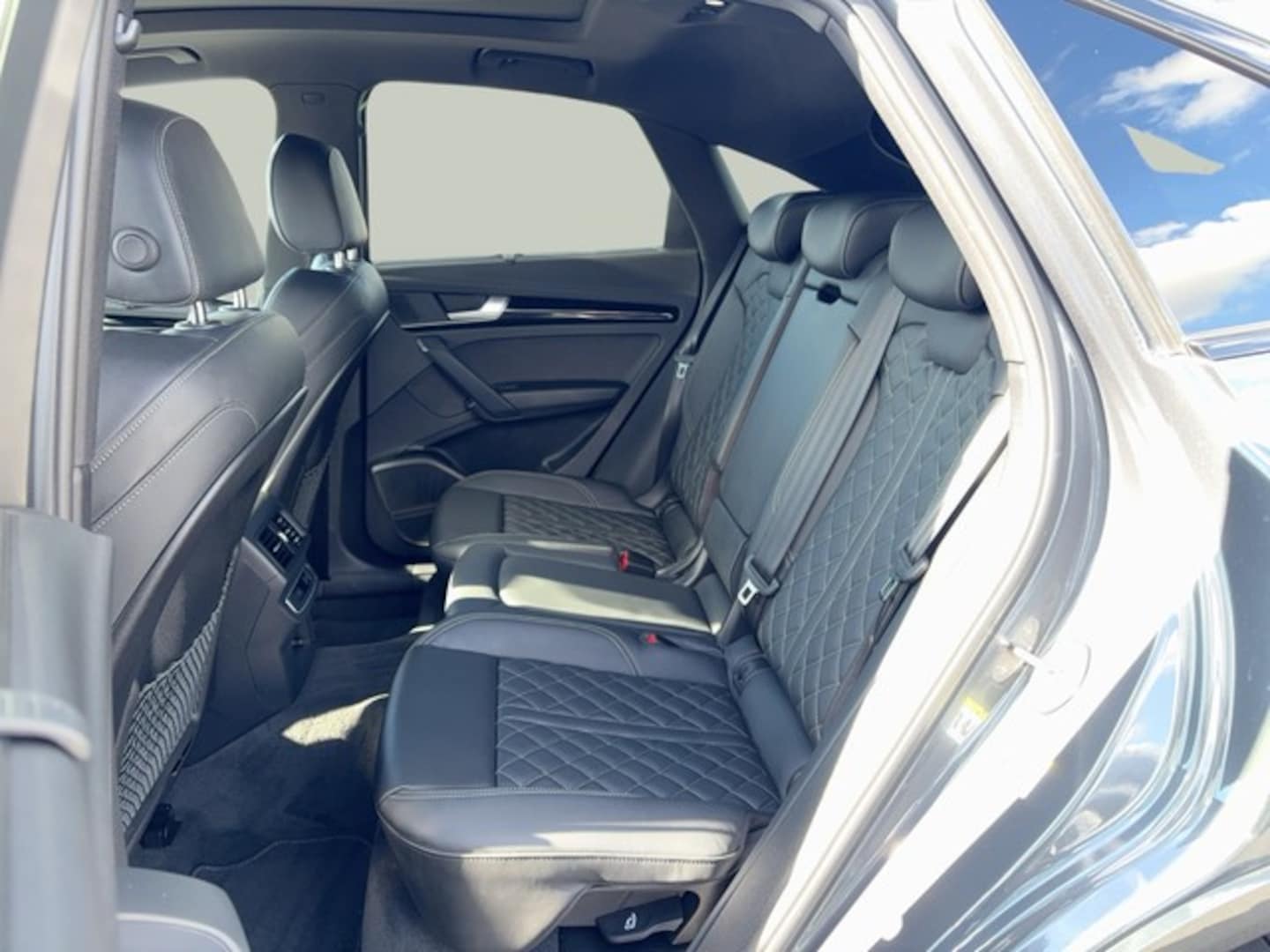 Bild über Audi SQ5 Sportback TDI tiptronic - für weitere Informationen kontaktieren Sie den Audi Partner