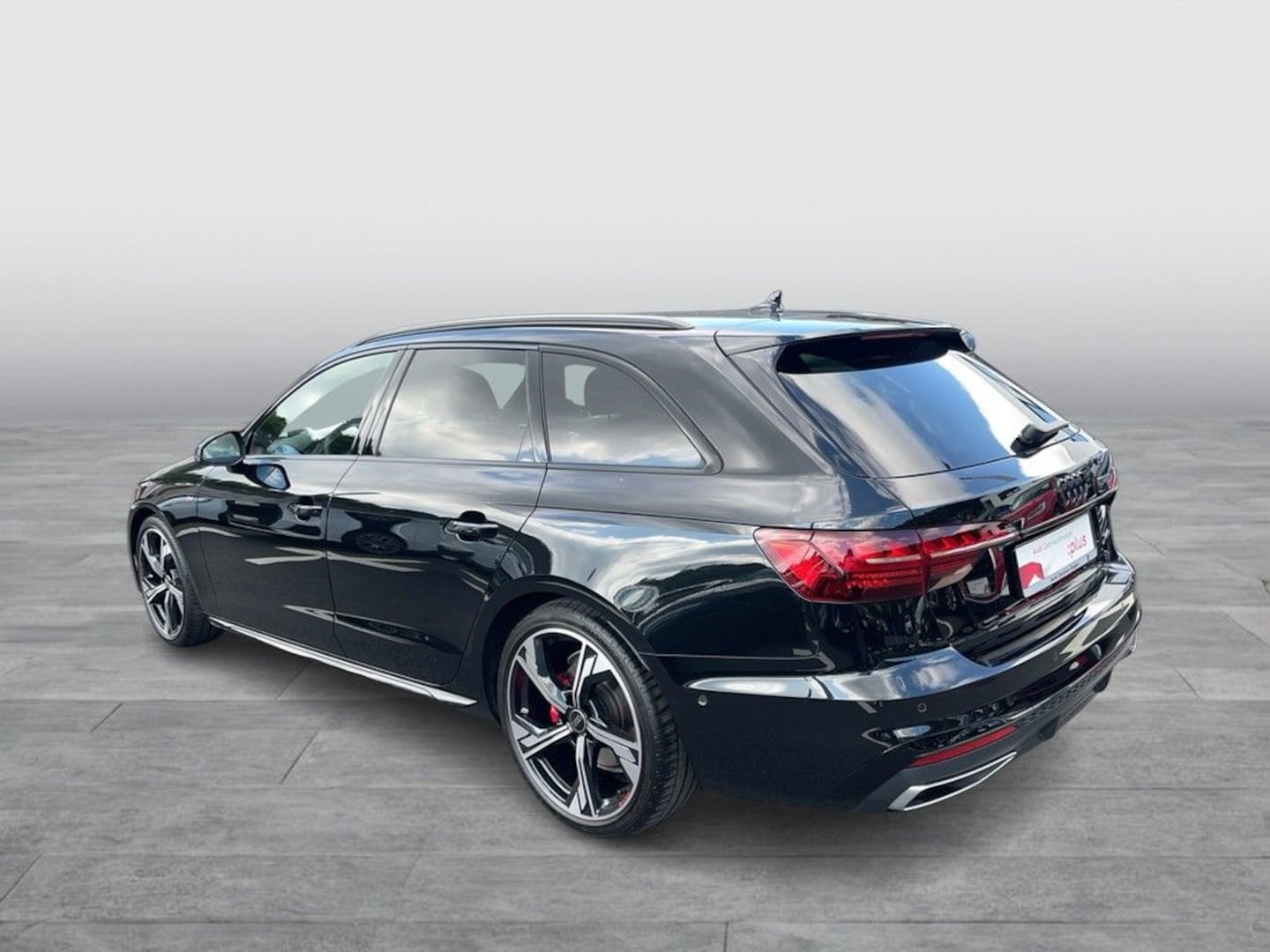 Bild über Audi A4 Avant S line 40 TFSI quattro S tronic - für weitere Informationen kontaktieren Sie den Audi Partner