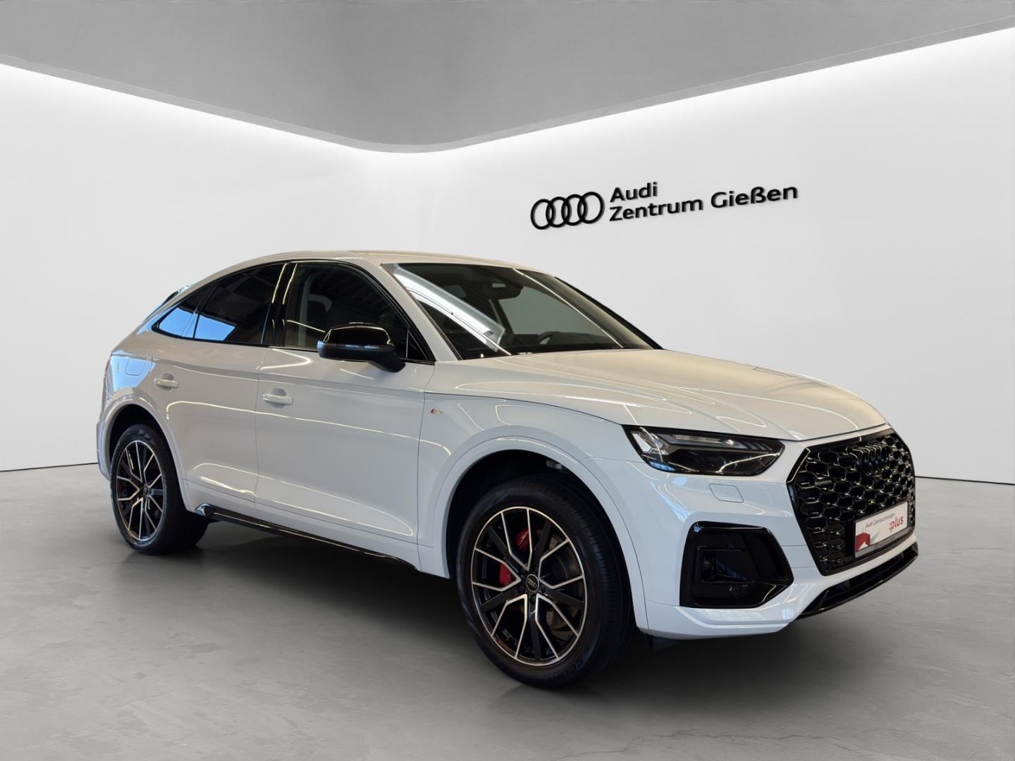 Bild über Audi Q5 Sportback TFSI e S line business 50 TFSI e quattro S tronic - für weitere Informationen kontaktieren Sie den Audi Partner