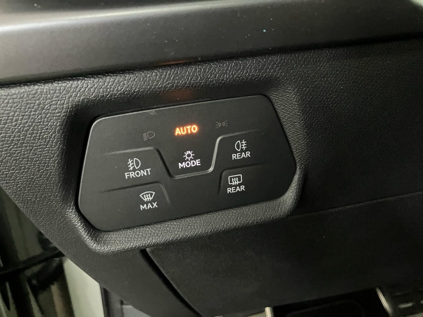 CUPRA Leon León 1.5 eTSI DSG 110 kW (150 CV) — photo 10