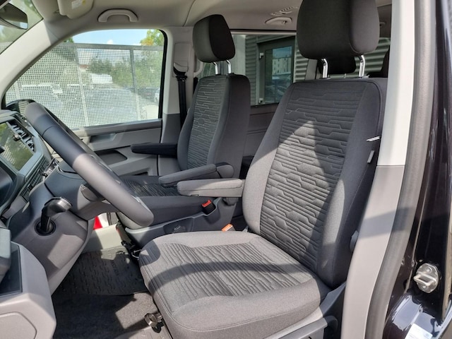 Volkswagen T6.1 Caravelle larger