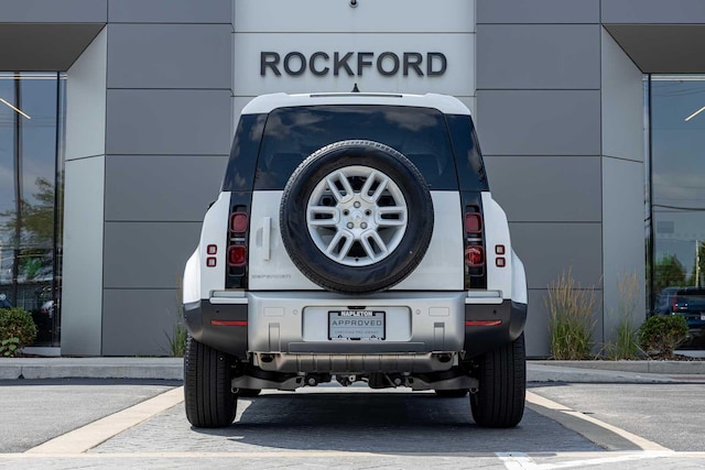2025 Land Rover Defender S - Photo 7