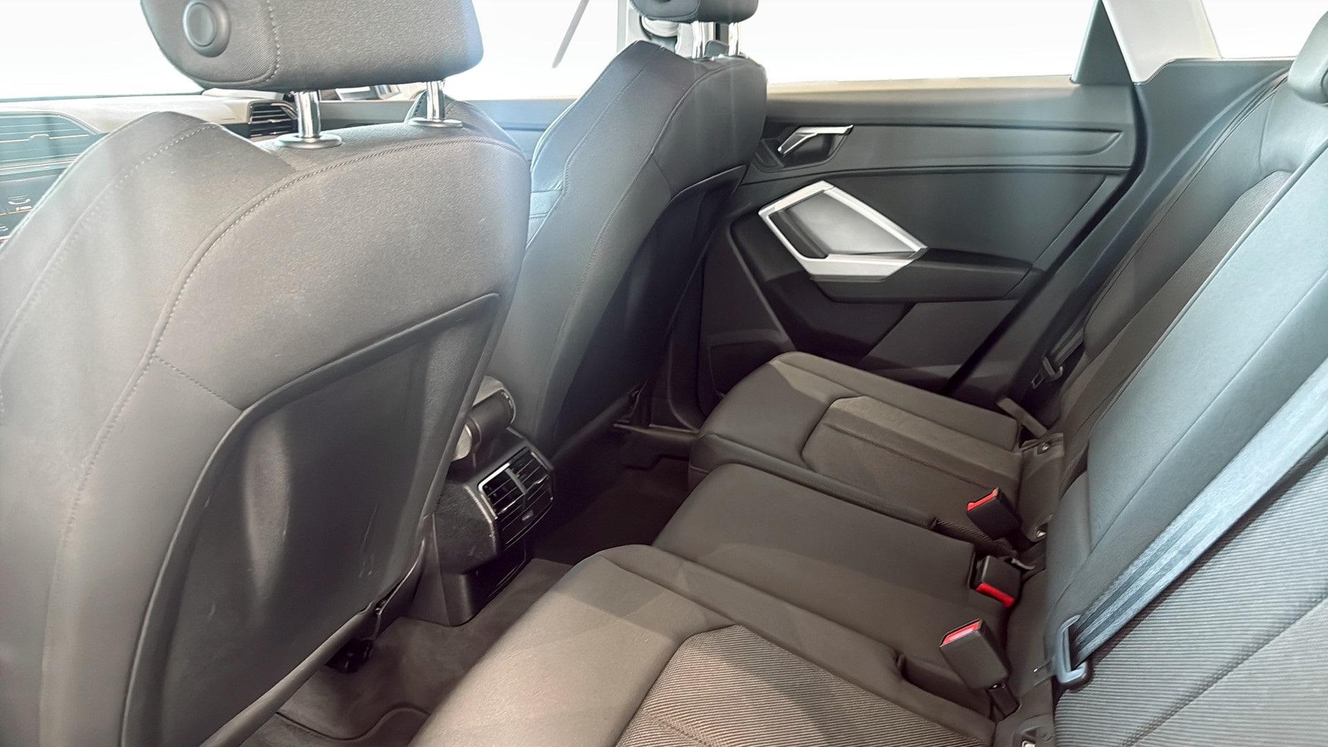 Bild som visar Audi Q3 Q3 35 TFSI Proline advanced 150 hk S tronic - för mer information kontakta din Audi Partner