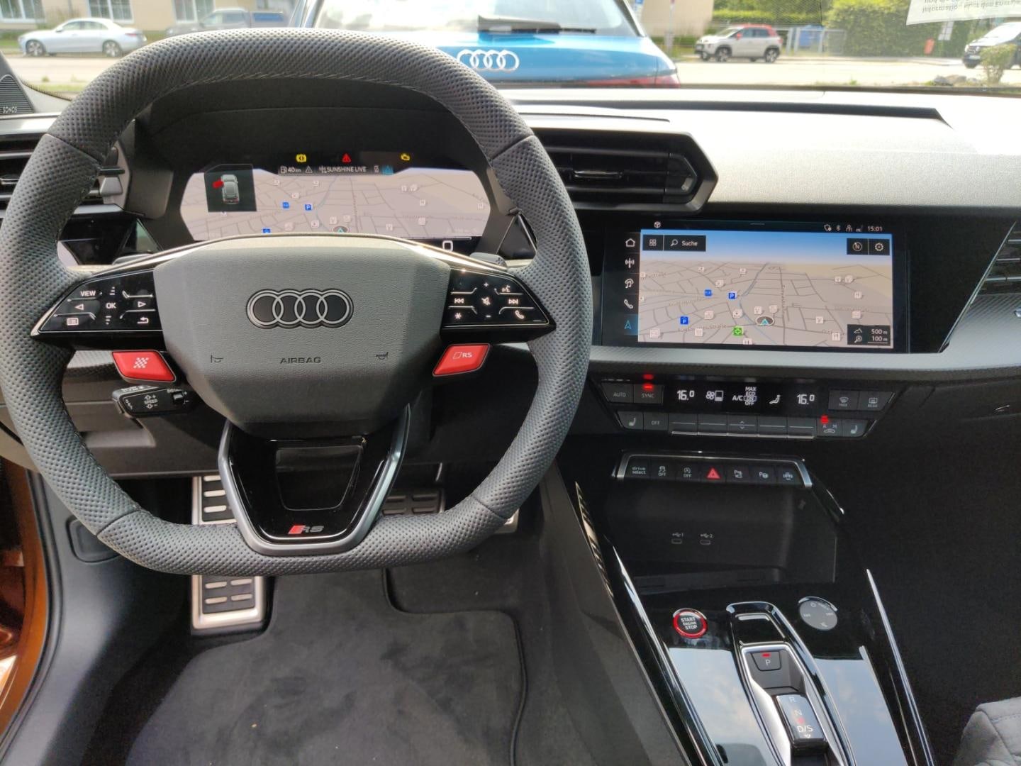 Bild über Audi RS 3 Sportback TFSI quattro S tronic - für weitere Informationen kontaktieren Sie den Audi Partner