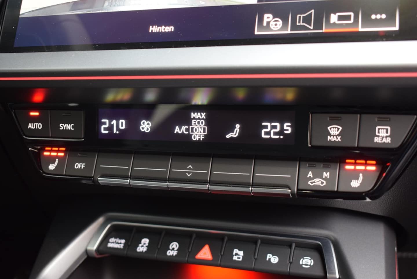 Bild über Audi A3 Sportback S line 35 TFSI S tronic - für weitere Informationen kontaktieren Sie den Audi Partner