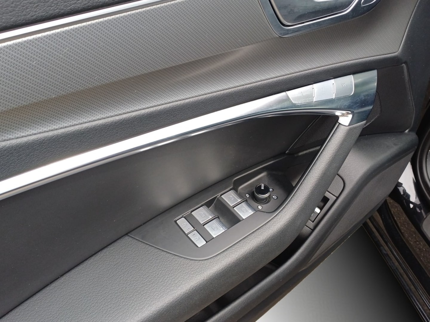Bild über Audi A6 Avant sport 40 TDI quattro S tronic - für weitere Informationen kontaktieren Sie den Audi Partner