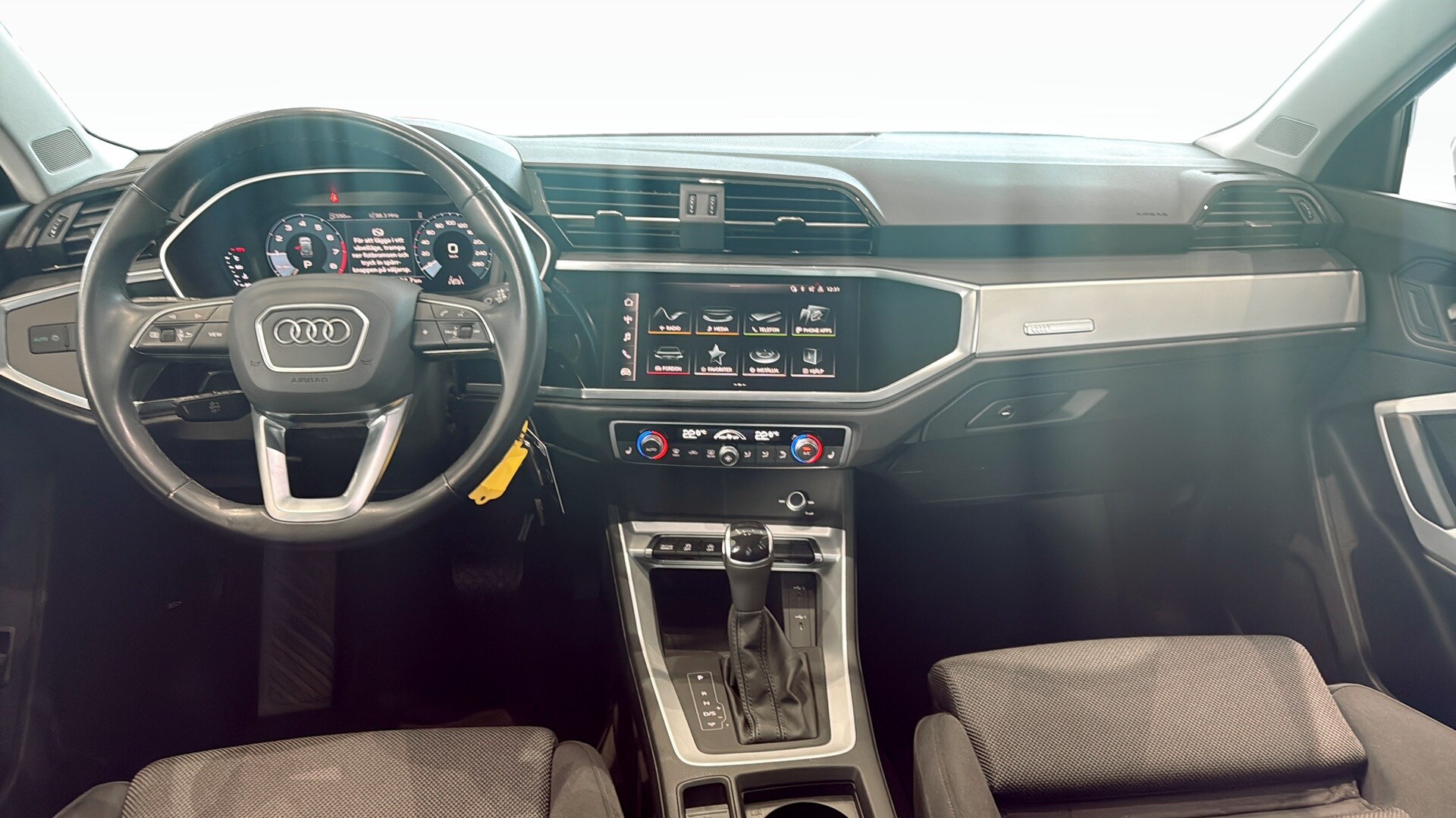 Bild som visar&nbsp;Audi Q3&nbsp;Q3 35 TFSI Proline advanced 150 hk S tronic - för mer information kontakta din Audi Partner