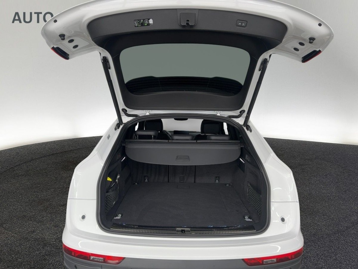 Bild über Audi Q5 Sportback TFSI e S line business 55 TFSI e quattro S tronic - für weitere Informationen kontaktieren Sie den Audi Partner