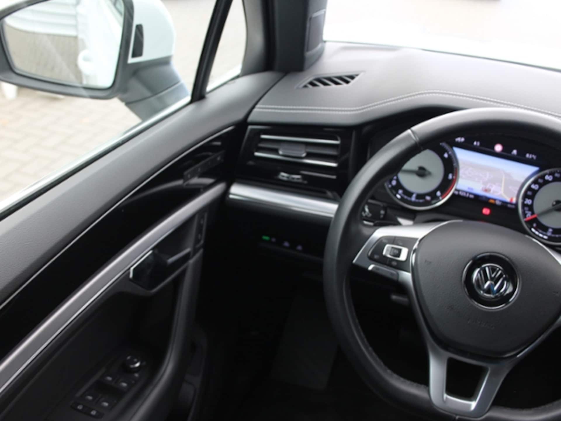 Volkswagen Touareg Basis-Modell