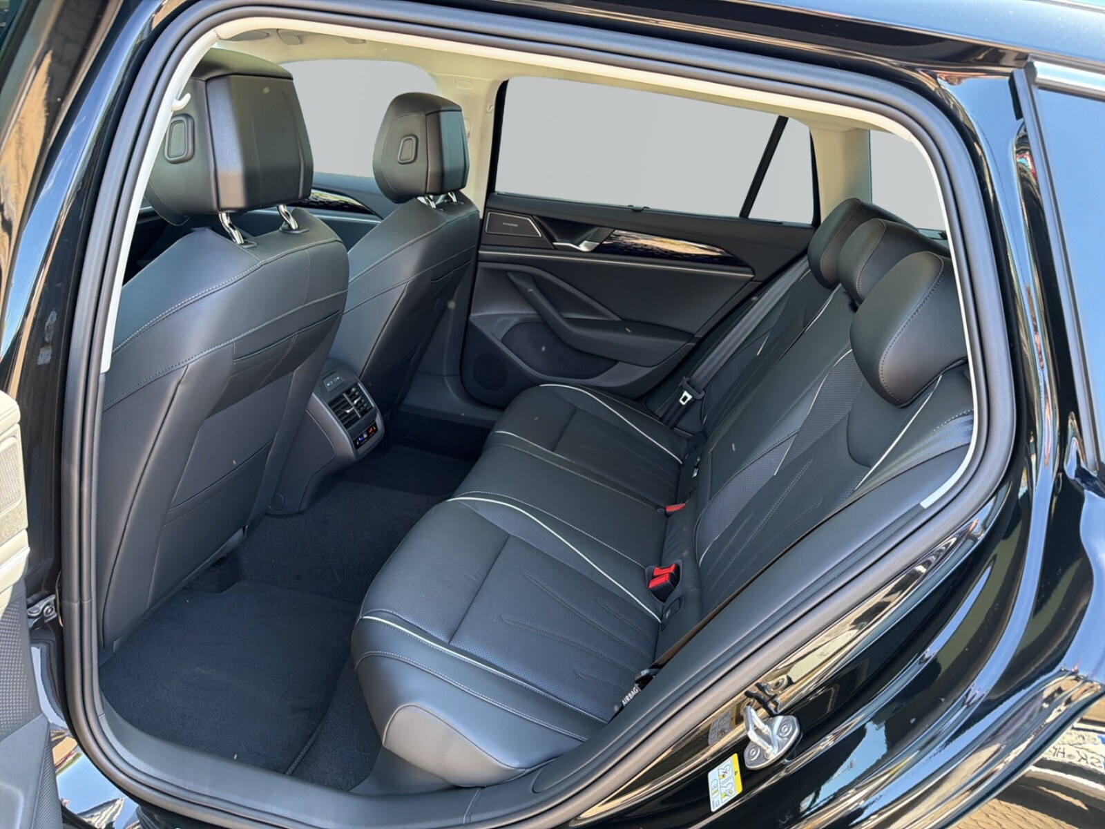 Volkswagen Passat – Bild 10