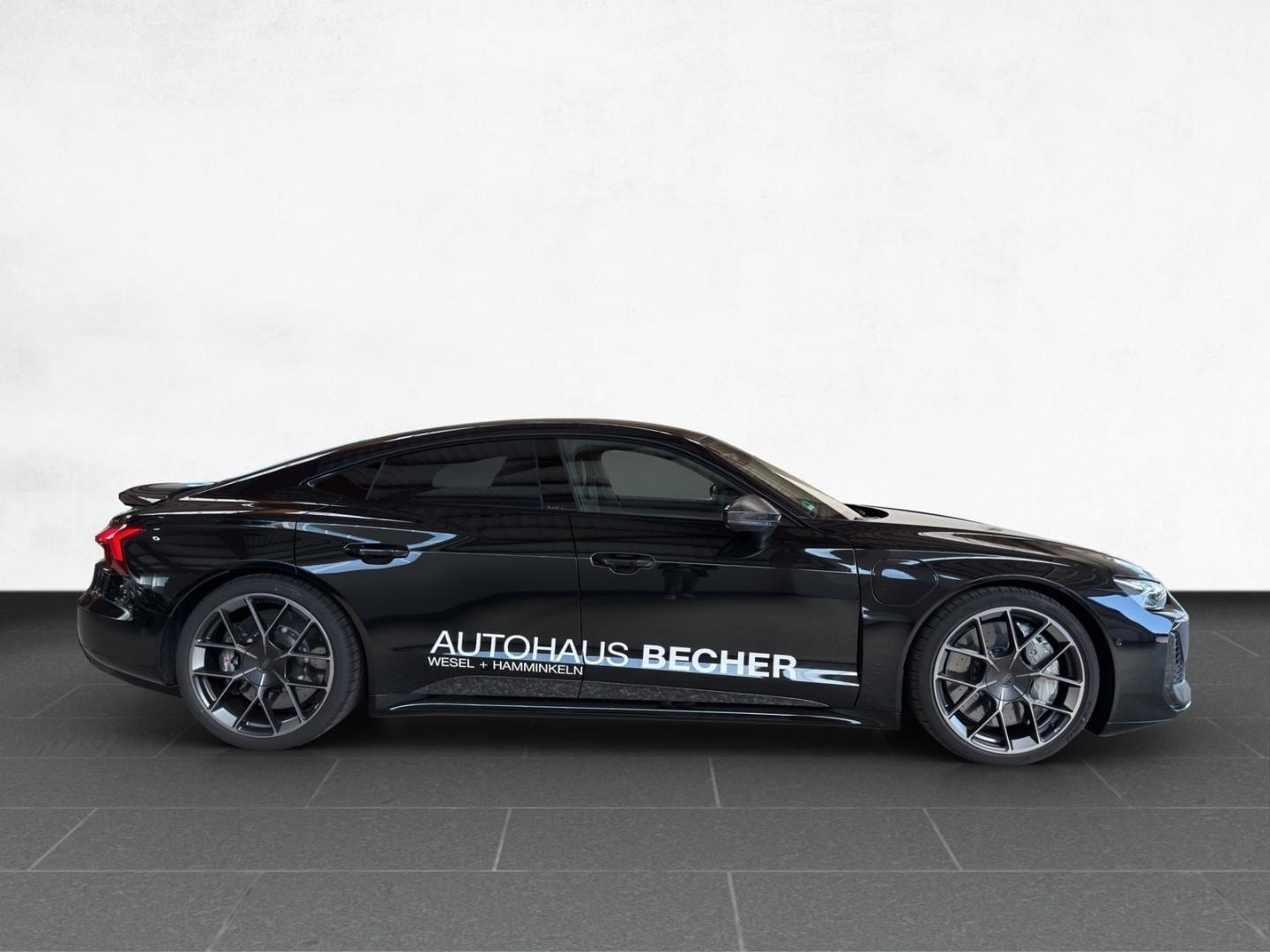 Bild über Audi RS e-tron GT performance e-tron quattro - für weitere Informationen kontaktieren Sie den Audi Partner
