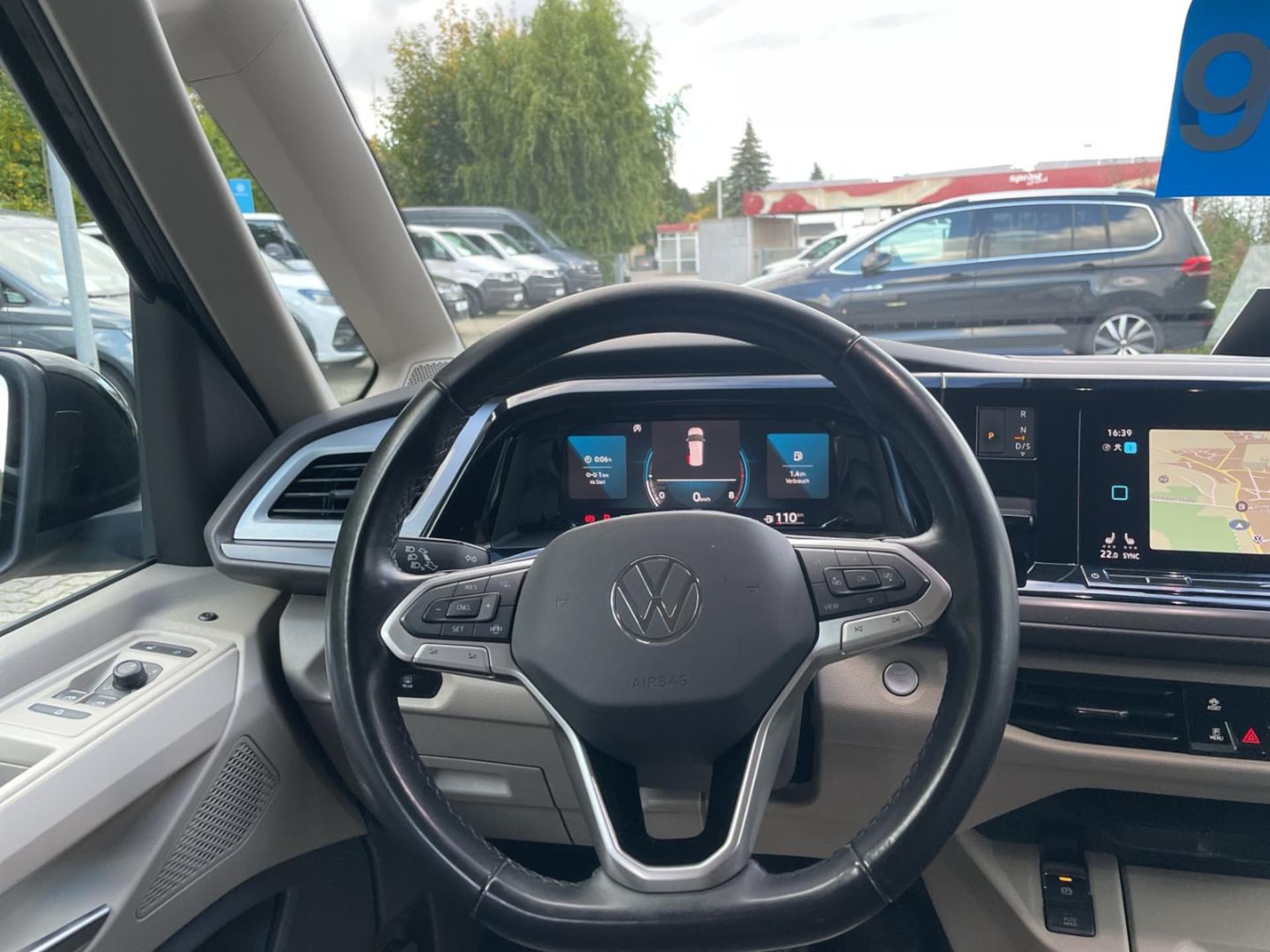 Volkswagen Multivan Langversion Basis-Modell