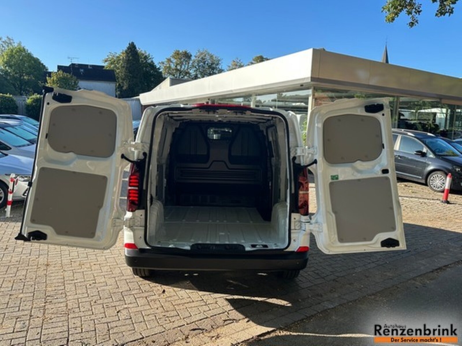 Volkswagen Transporter Kasten kurzer Radstand – Bild 4