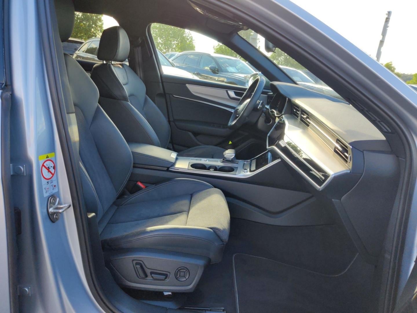 Bild über Audi S6 Avant TDI quattro tiptronic - für weitere Informationen kontaktieren Sie den Audi Partner
