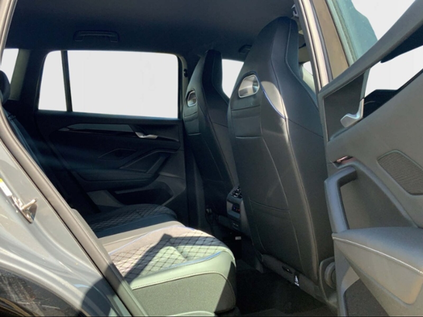 Volkswagen Tiguan – Bild 8