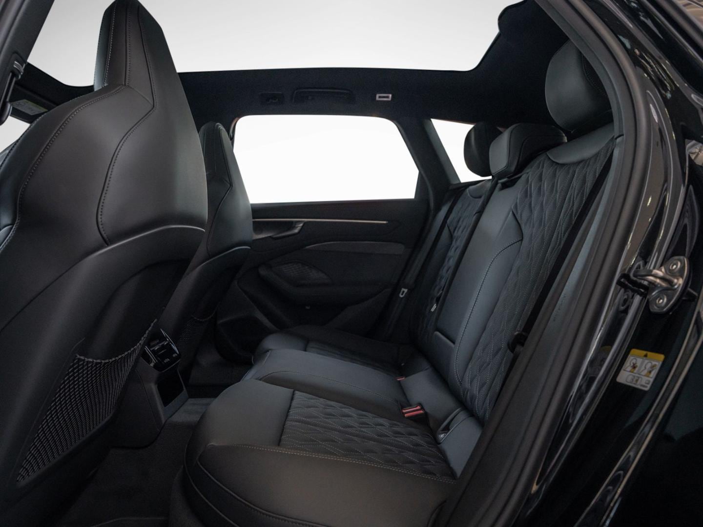 Bild über Audi A6 allroad TDI quattro 220 kW S tronic - für weitere Informationen kontaktieren Sie den Audi Partner
