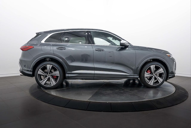 2026 Audi SQ5 Premium Plus
