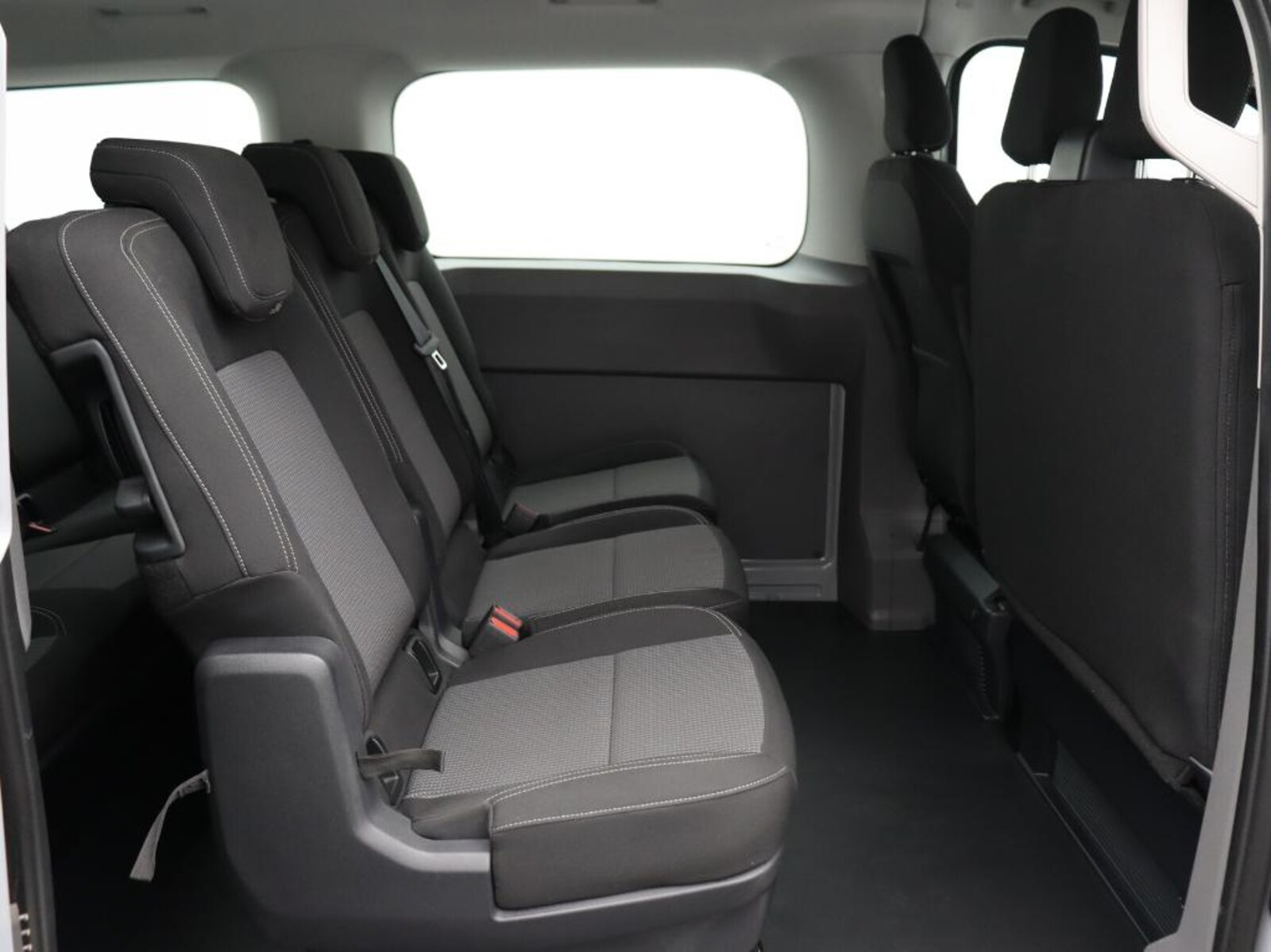 Volkswagen Transporter Kombi kurzer Radstand – Bild 7