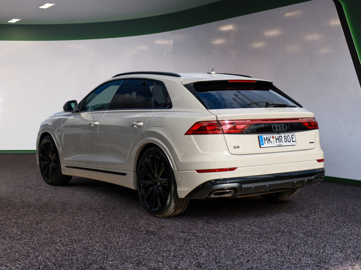 Bild über Audi Q8 SUV TFSI e S line business TFSI e quattro 360 kW tiptronic - für weitere Informationen kontaktieren Sie den Audi Partner