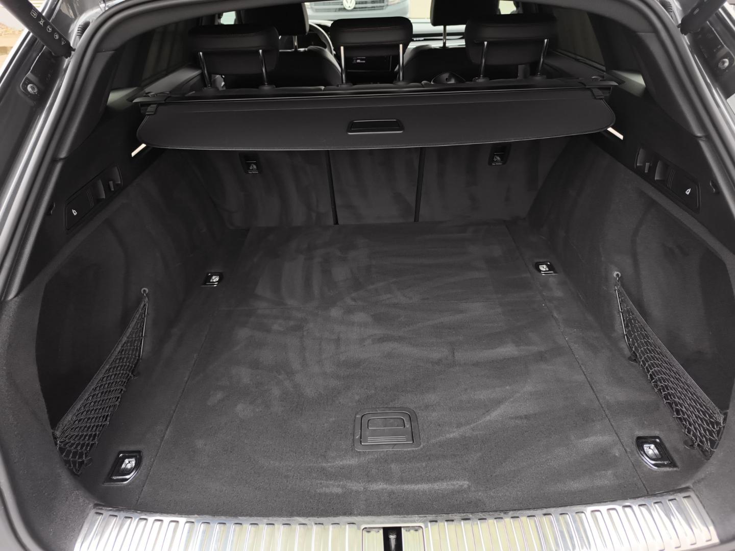 Image about Audi Q8 e-tron S line 50 e-tron quattro